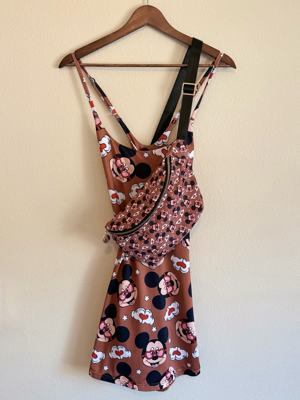 Kingdoms & Co Disney Mickey Heart Hands Active Dress w/ Matching Belt Bag S/M